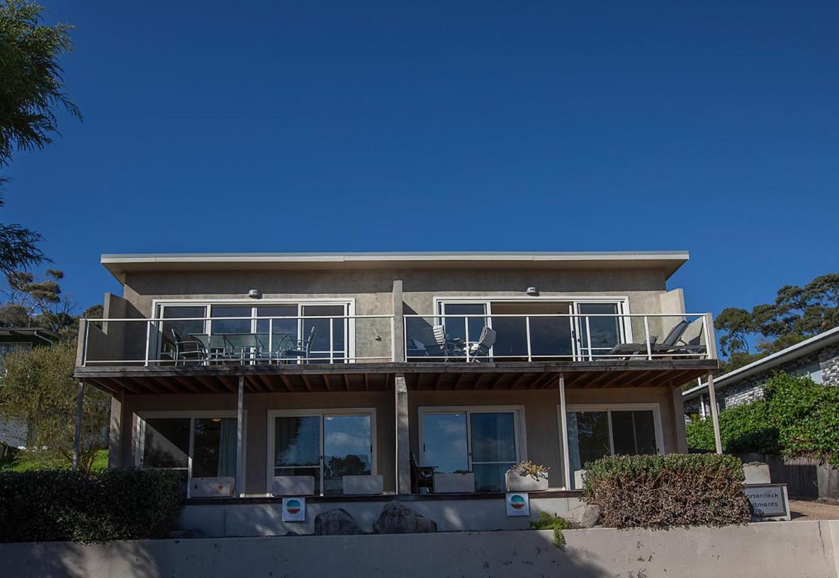 Quarterdeck Apartment Binalong Bay Exteriör bild